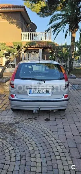 Usado Nissan Almera Tino Comfort 114 CV (83 kW) 2001 Gris / plata Monovolumen
