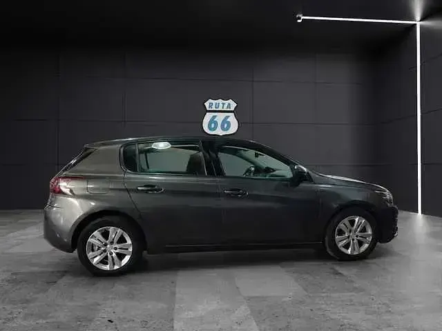 Usado Peugeot 308 Access 110 CV (80 kW) 2019 Gris Utilitario
