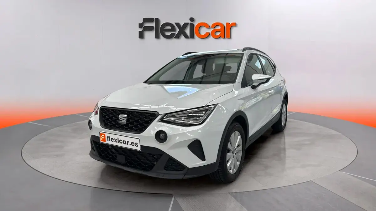 Usado Seat Arona Style 110 CV (80 kW) 2024 Negro SUV