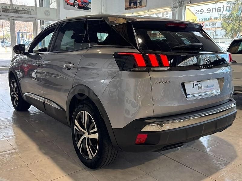 Usado Peugeot 3008 Allure 130 CV (95 kW) 2023 Gris / plata SUV