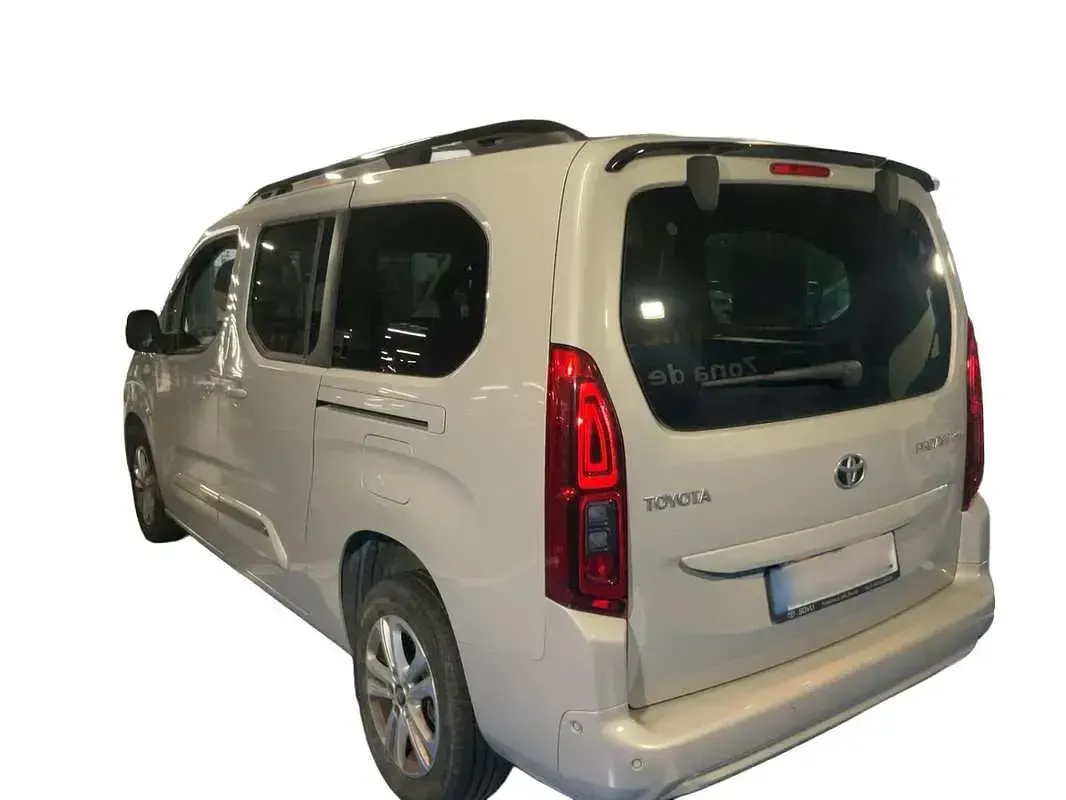 Usado Toyota Proace Active 131 CV (96 kW) 2022 Gris Monovolumen