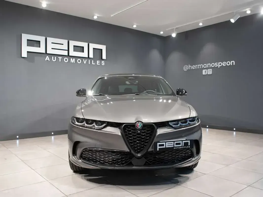 Usado Alfa Romeo Tonale Veloce 131 CV (96 kW) 2024 Gris SUV