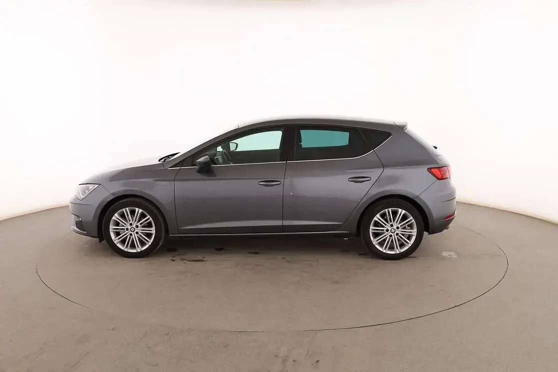 Usado Seat Leon XCELLENCE 150 CV (110 kW) 2018 Gris Berlina