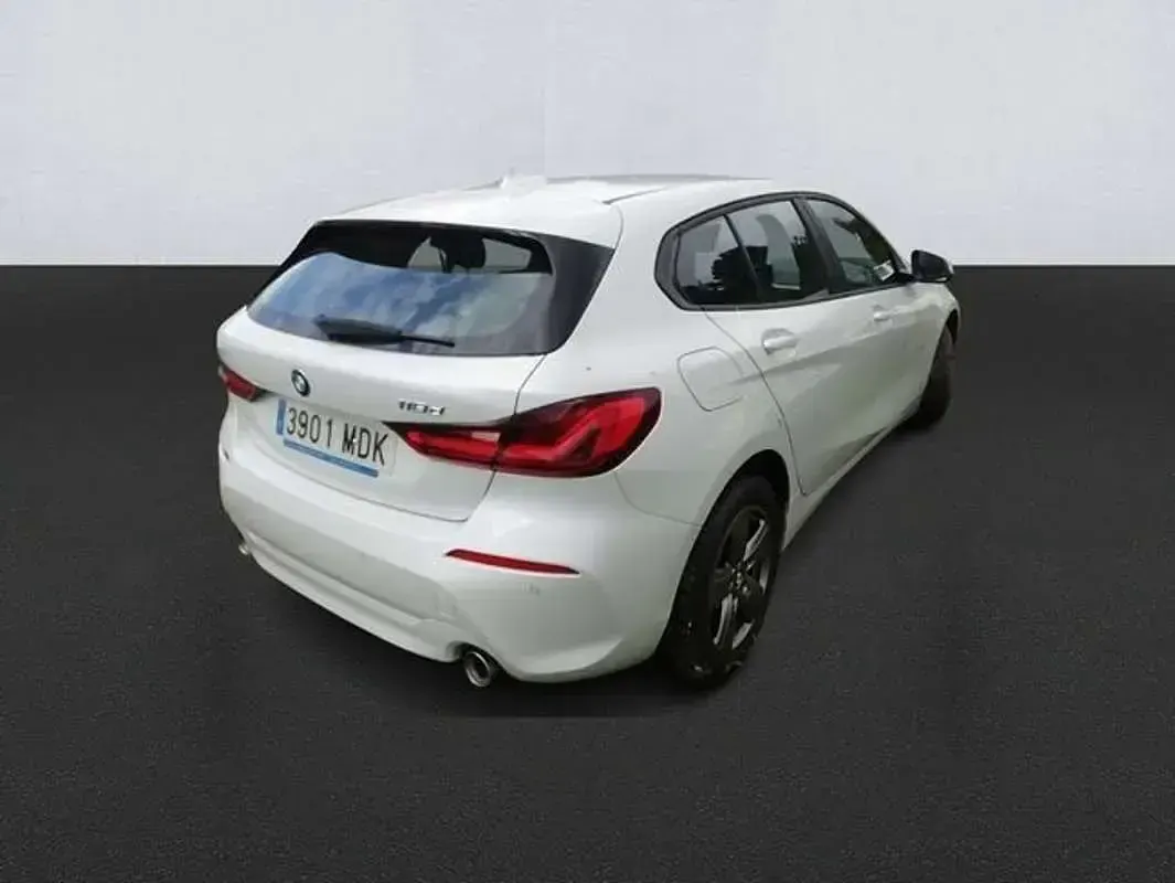 Usado BMW 118 Comfort Edition 150 CV (110 kW) 2023 Blanco Utilitario