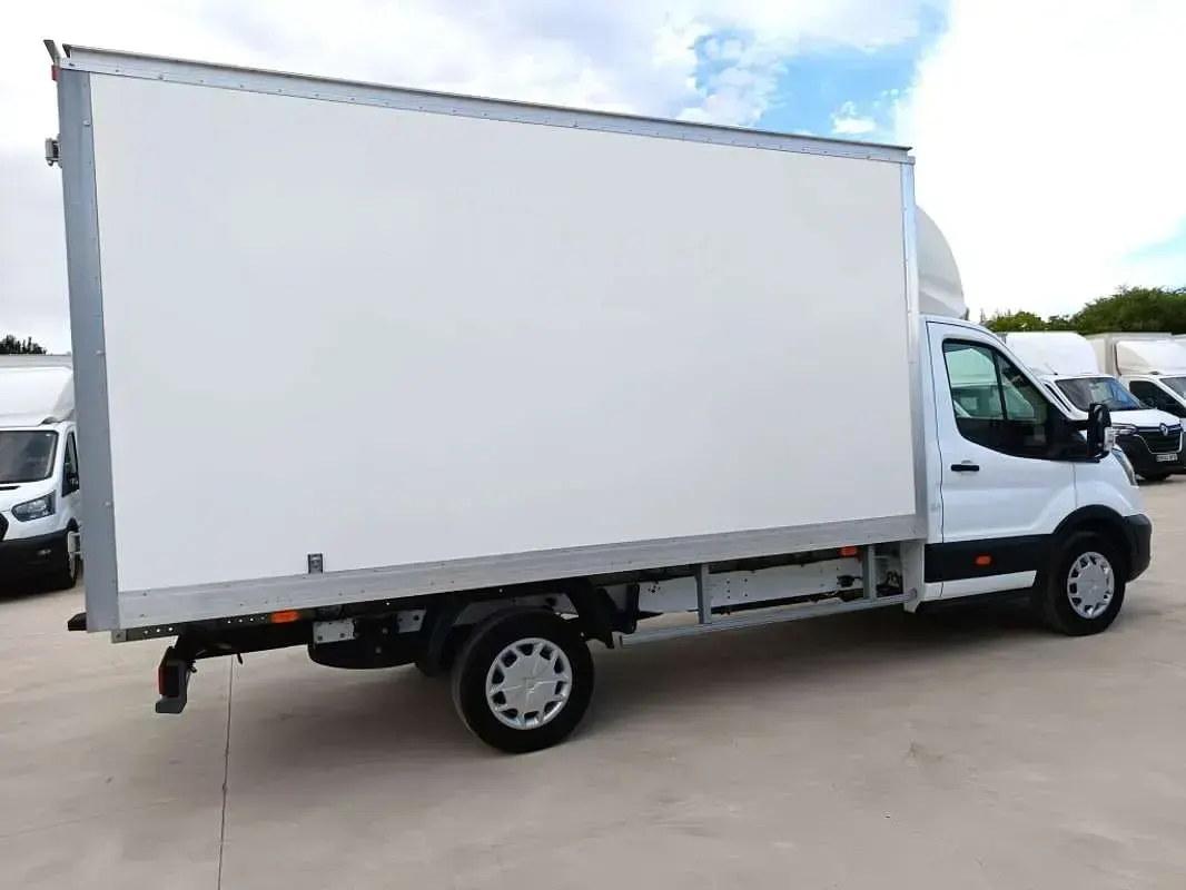 Usado Ford Transit Trend 131 CV (96 kW) 2023 Blanco Van