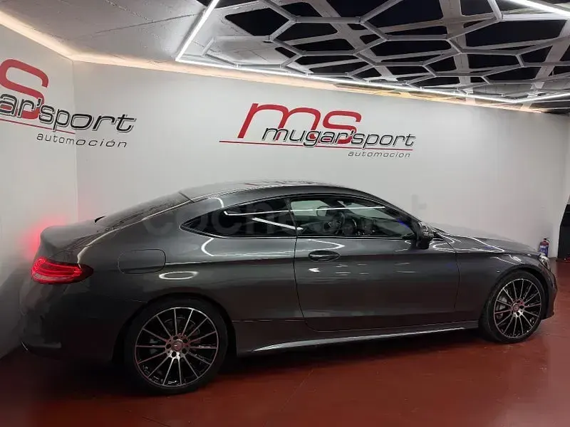 Usado Mercedes C220 AMG line 170 CV (125 kW) 2016 Gris / plata Coupe