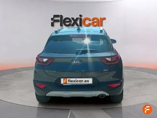 Usado Kia Stonic 100 CV (73 kW) 2018 Gris SUV