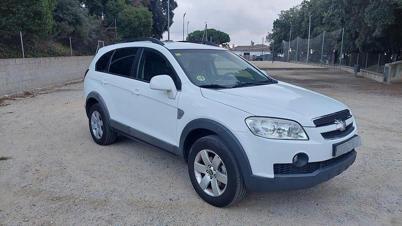 Usado Chevrolet Captiva LT 150 CV (110 kW) 2011 Blanco SUV