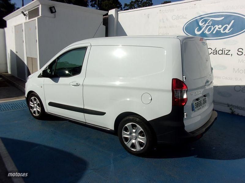 Blanco Usado 2016 Ford Tourneo Courier Trend Monovolumen | 6990 € - Imagen 1/4