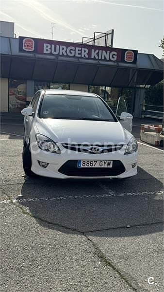 Blanco Usado 2010 Hyundai i30 GLS Berlina | 5000 € (Precio justo) - Imagen 1/4