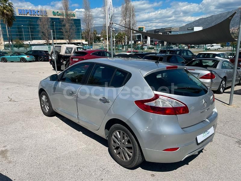 Usado Renault Mégane III LIMITED 110 CV (80 kW) 2014 Gris / plata Berlina