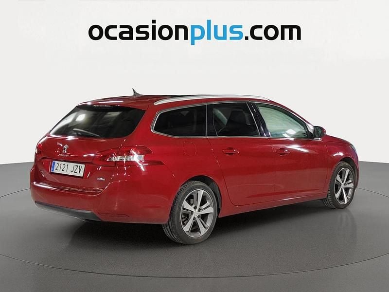Usado Peugeot 308 SW Allure 131 CV (96 kW) 2017 Rojo Familiar