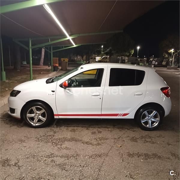 Blanco Usado 2015 Dacia Sandero Lauréate Berlina | 5000 € (Buen precio) - Imagen 1/4