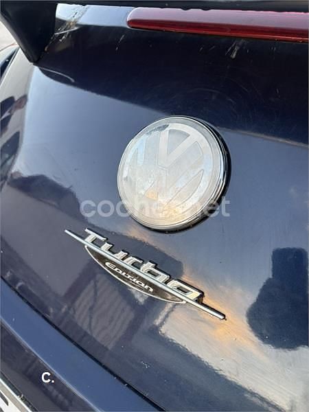 Usado VW New Beetle 150 CV (110 kW) 2000 Azul Utilitario