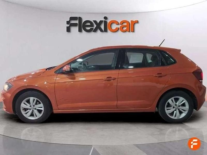 Usado VW Polo Advance 80 CV (58 kW) 2019 Naranja Utilitario