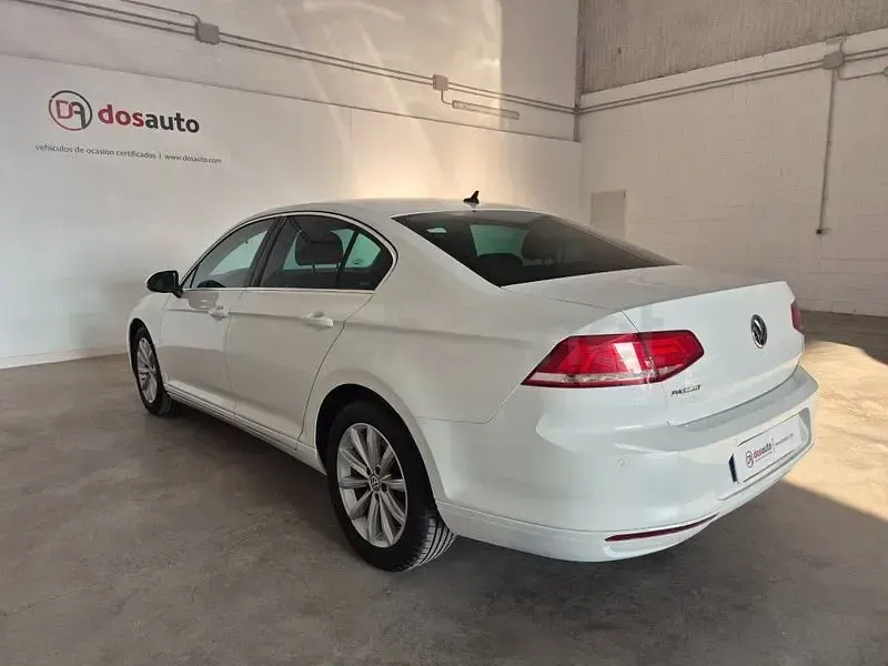 Usado VW Passat Advance 150 CV (110 kW) 2019 Blanco Berlina