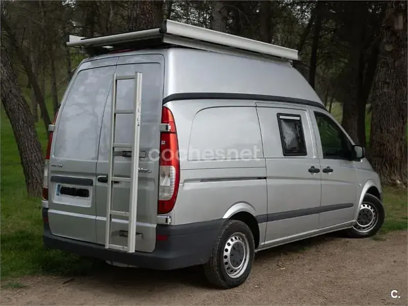 Usado Mercedes Vito 136 CV (100 kW) 2026 Gris / plata Van
