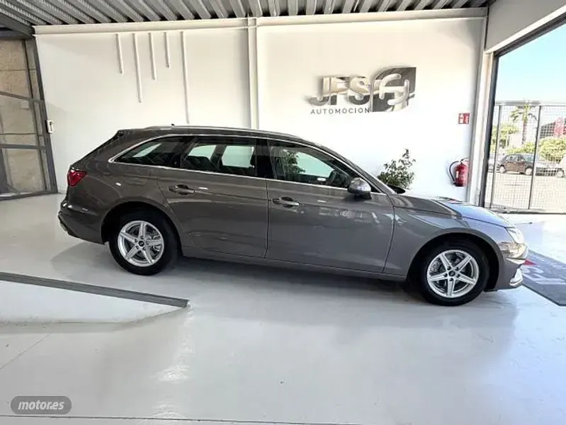Usado Audi A4 136 CV (100 kW) 2021 Marrón Familiar