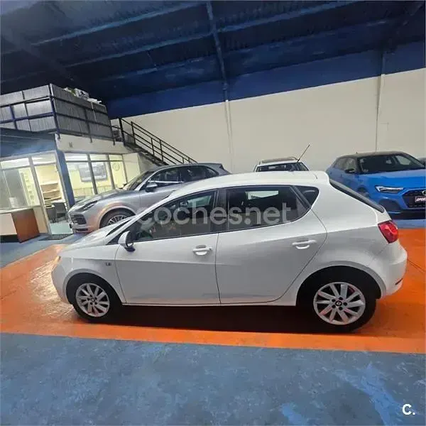 Usado Seat Ibiza Style 90 CV (66 kW) 2017 Blanco Berlina