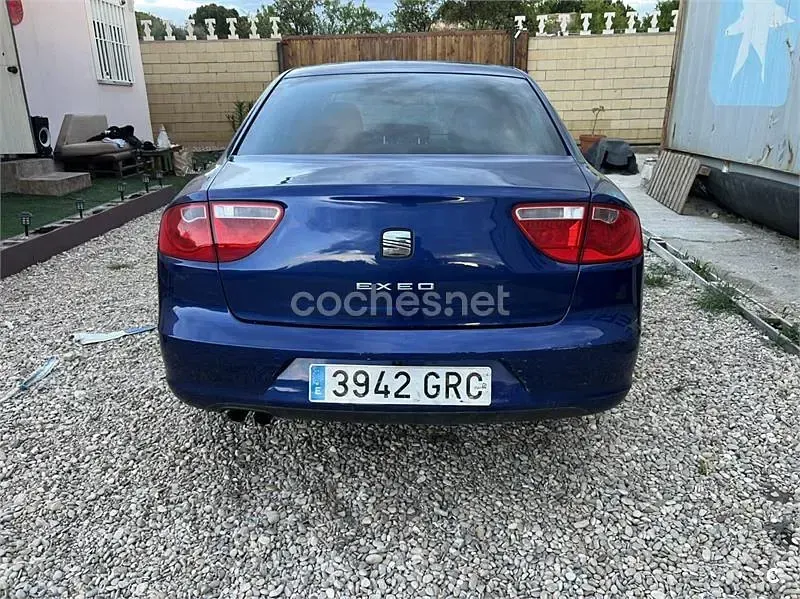 Usado Seat Exeo Style 143 CV (105 kW) 2009 Azul Berlina