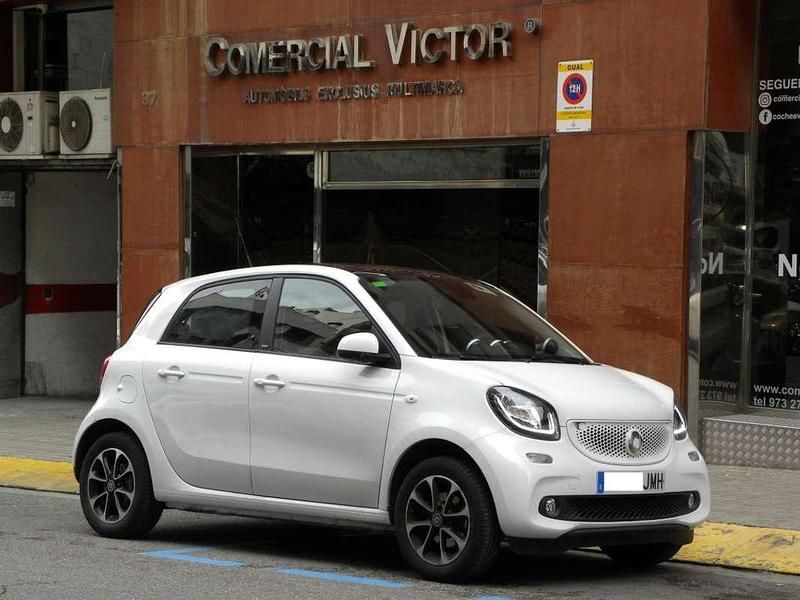 Blanco Usado 2016 Smart ForFour Passion Utilitario | 13.400 € (Un poco caro) - Imagen 1/4