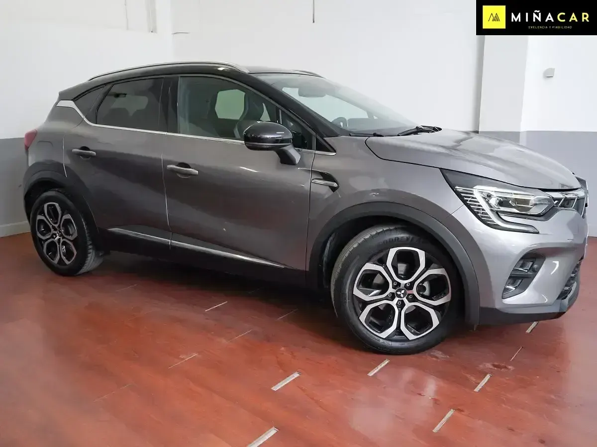 Usado Mitsubishi ASX 140 CV (102 kW) 2023 Gris / plata SUV