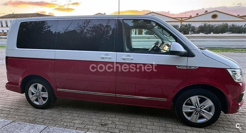 Usado VW Multivan Highline 204 CV (150 kW) 2017 Rojo Monovolumen