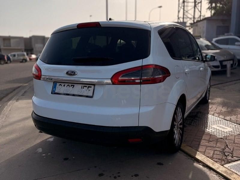 Usado Ford S-MAX Trend 140 CV (102 kW) 2015 Blanco Monovolumen
