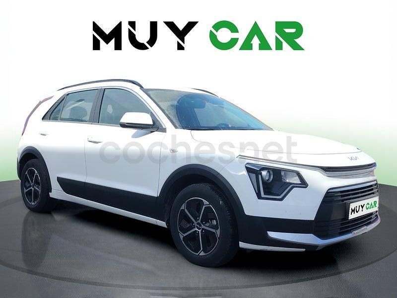 Usado Kia Niro 129 HP (94 kW) 2025 Branco SUV