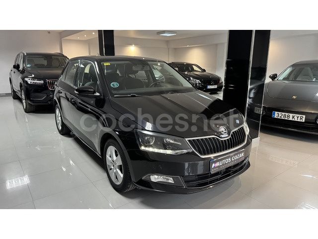 Negro Usado 2016 Skoda Fabia Ambition Berlina | 8900 € (Buen precio) - Imagen 1/4