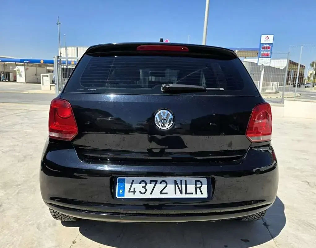 Usado VW Polo Advance 60 CV (44 kW) 2012 Negro Utilitario