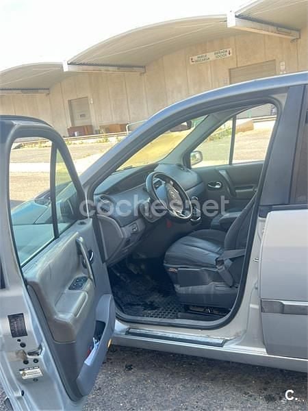 Gris / plata Usado 2005 Renault Scénic II Dynamique Monovolumen | 2000 € (Precio justo) - Imagen 1/4