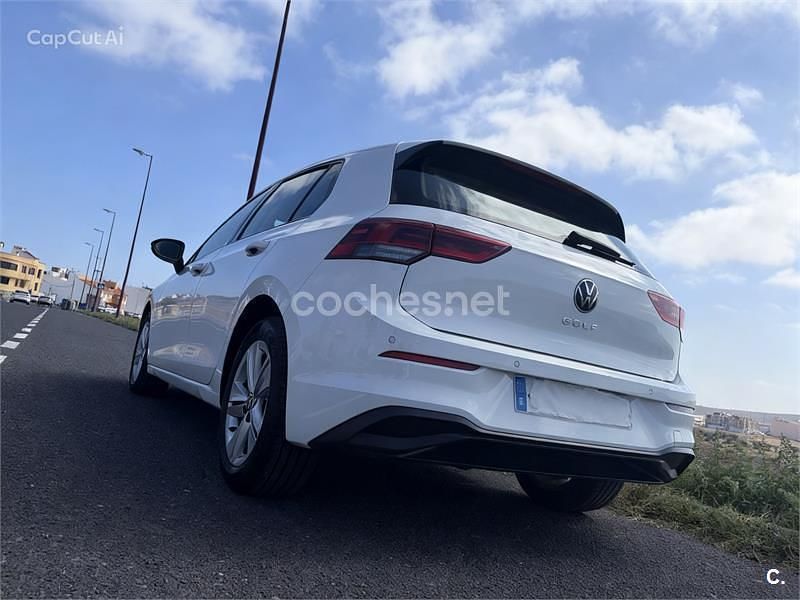 Usado VW Golf VIII 110 CV (80 kW) 2021 Blanco Berlina
