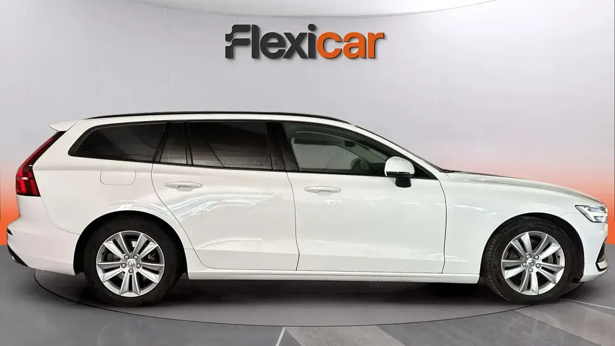 Usado Volvo V60 150 CV (110 kW) 2019 Blanco Familiar