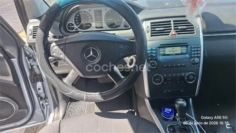 Usado Mercedes B180 109 CV (80 kW) 2005 Gris / plata Monovolumen
