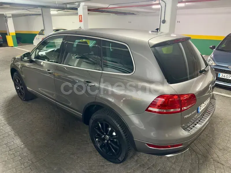 Second-hand VW Touareg 245 CP (180 kW) 2012 Gri SUV