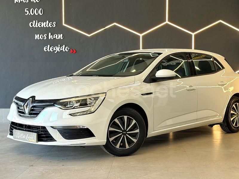 Usado Renault Mégane IV Business 90 CV (66 kW) 2017 Blanco Berlina