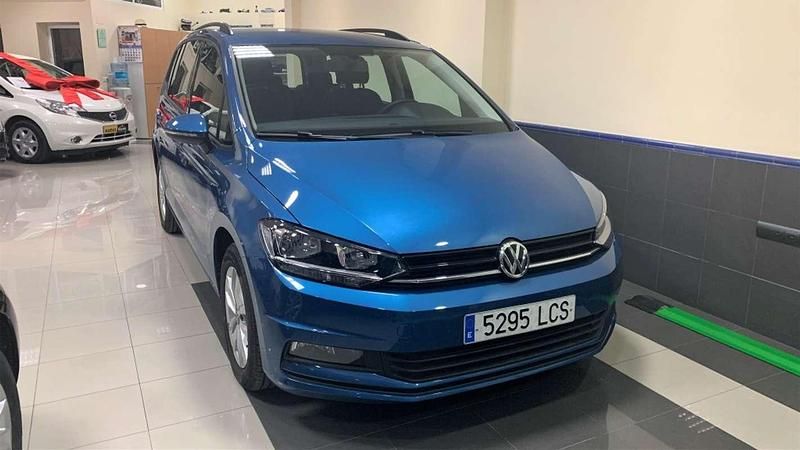 Usado VW Touran Advance 116 CV (85 kW) 2019 Azul Monovolumen