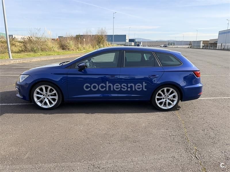 Usado Seat Leon ST FR 184 CV (135 kW) 2018 Azul Familiar