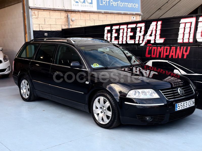 Negro Usado 2003 VW Passat Highline Familiar | 2990 € - Imagen 1/4