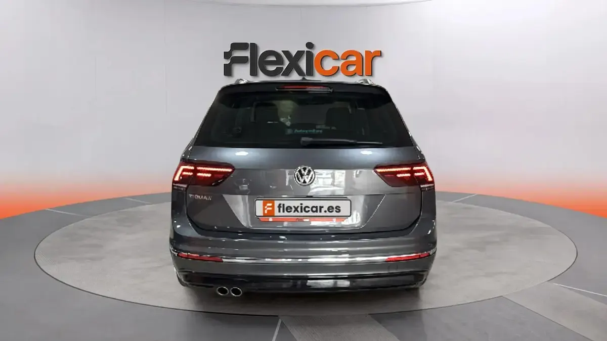 Usado VW Tiguan R-line 150 CV (110 kW) 2019 Gris SUV