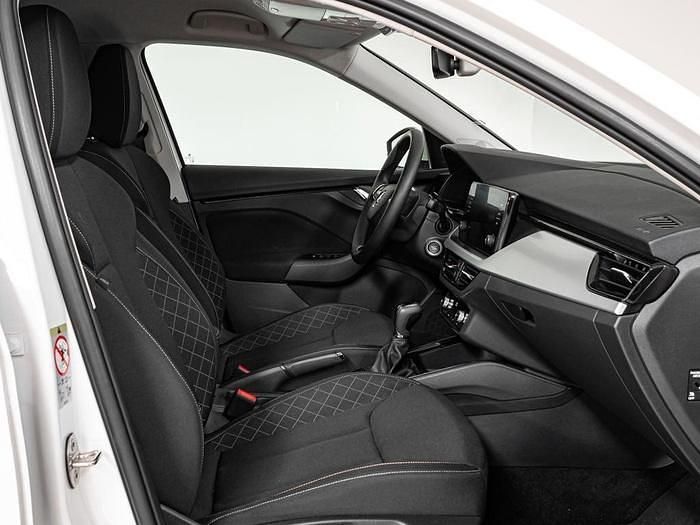 Usado Skoda Kamiq Ambition 110 CV (80 kW) 2022 Blanco SUV