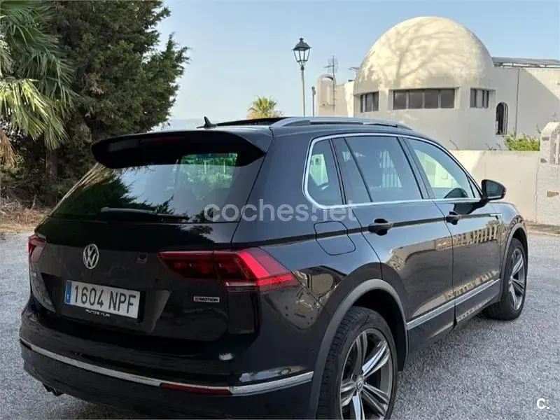 Usado VW Tiguan Sportline 180 CV (132 kW) 2018 Negro SUV