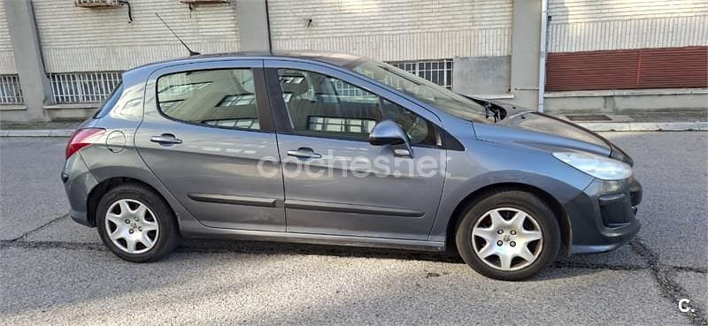 Usado Peugeot 308 110 CV (80 kW) 2009 Gris / plata Berlina