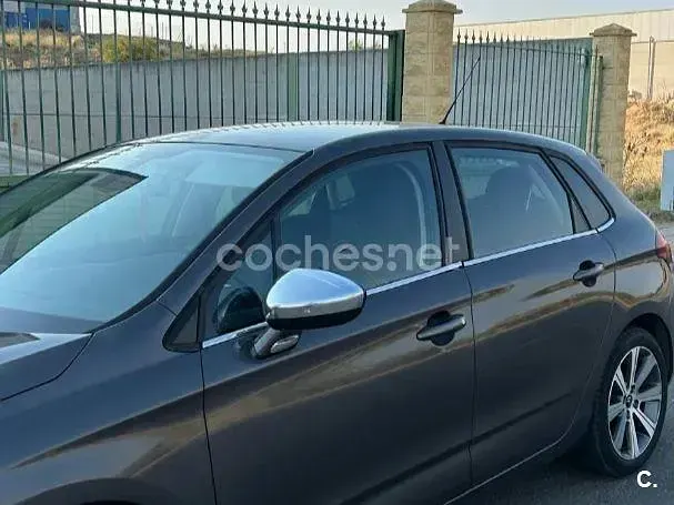 Usado Citroën C4 Feel 99 CV (72 kW) 2016 Gris / plata Berlina