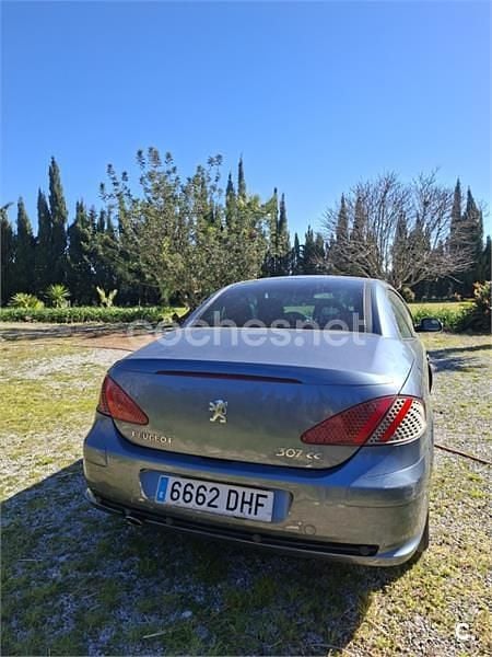 Usado Peugeot 307 CC 138 CV (101 kW) 2005 Gris / plata Descapotable