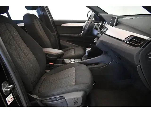Usado BMW X1 Comfort Edition 220 CV (161 kW) 2021 Negro SUV