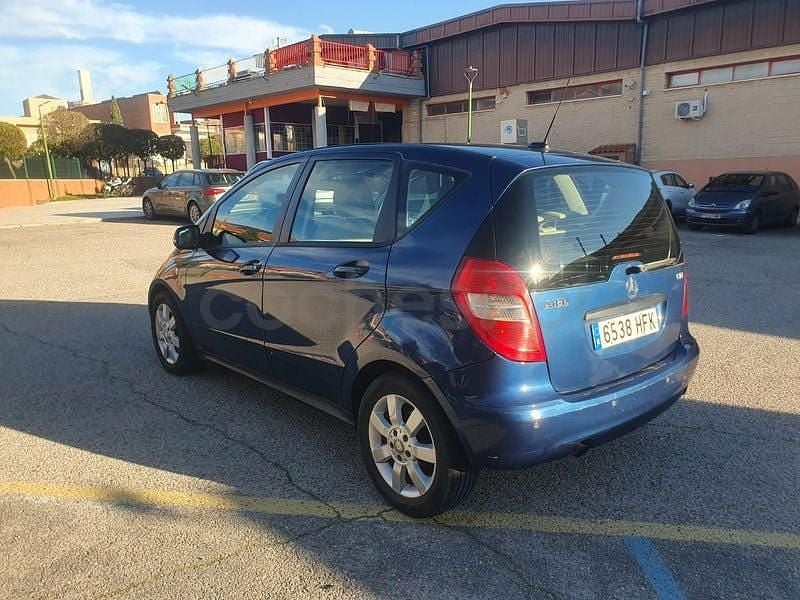 Usado Mercedes A180 109 CV (80 kW) 2011 Azul Monovolumen