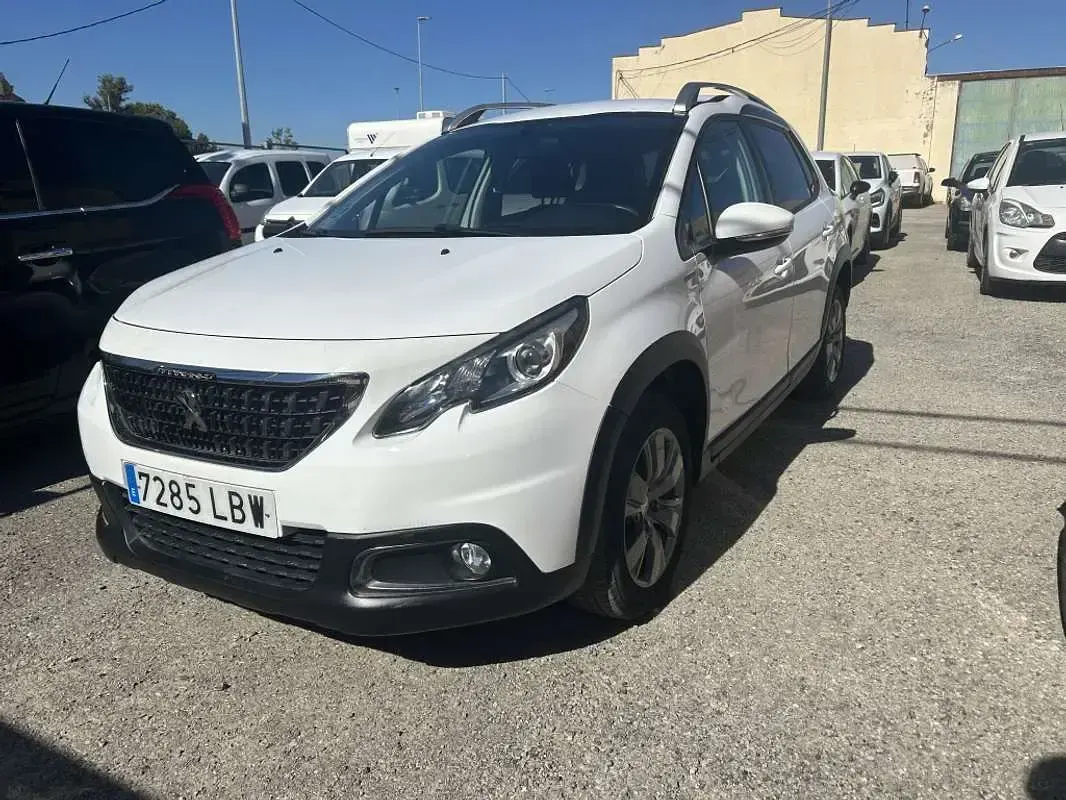 Usado Peugeot 2008 Signature Sky 99 CV (72 kW) 2019 Blanco SUV