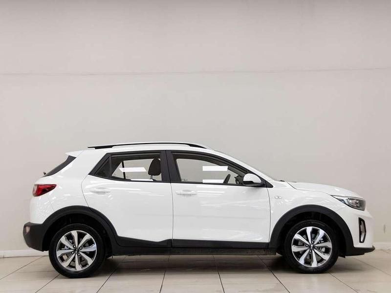 Usado Kia Stonic 101 CV (74 kW) 2021 Blanco SUV